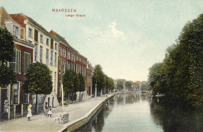 6531 Gezicht op de Langegracht met de Vecht te Maarssen uit het zuidwesten.